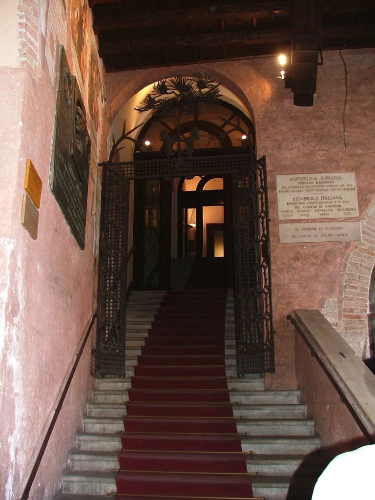 2004_0712Image0050 T Marriage Entrance.JPG